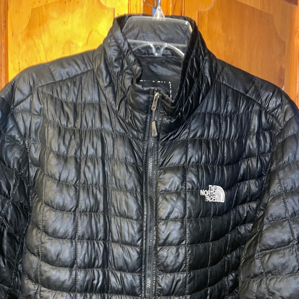 The North Face Men's Quilted lightweight Black Puffer packable Jacket